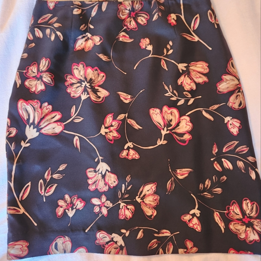Silk Black Patterned Skirt / Red Gold Floral